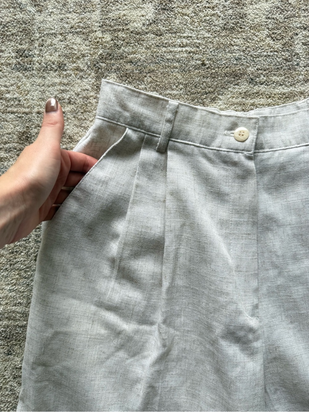 Vintage Sag Harbor Beige High-Waist Bermuda Shorts - Picture 2 of 11